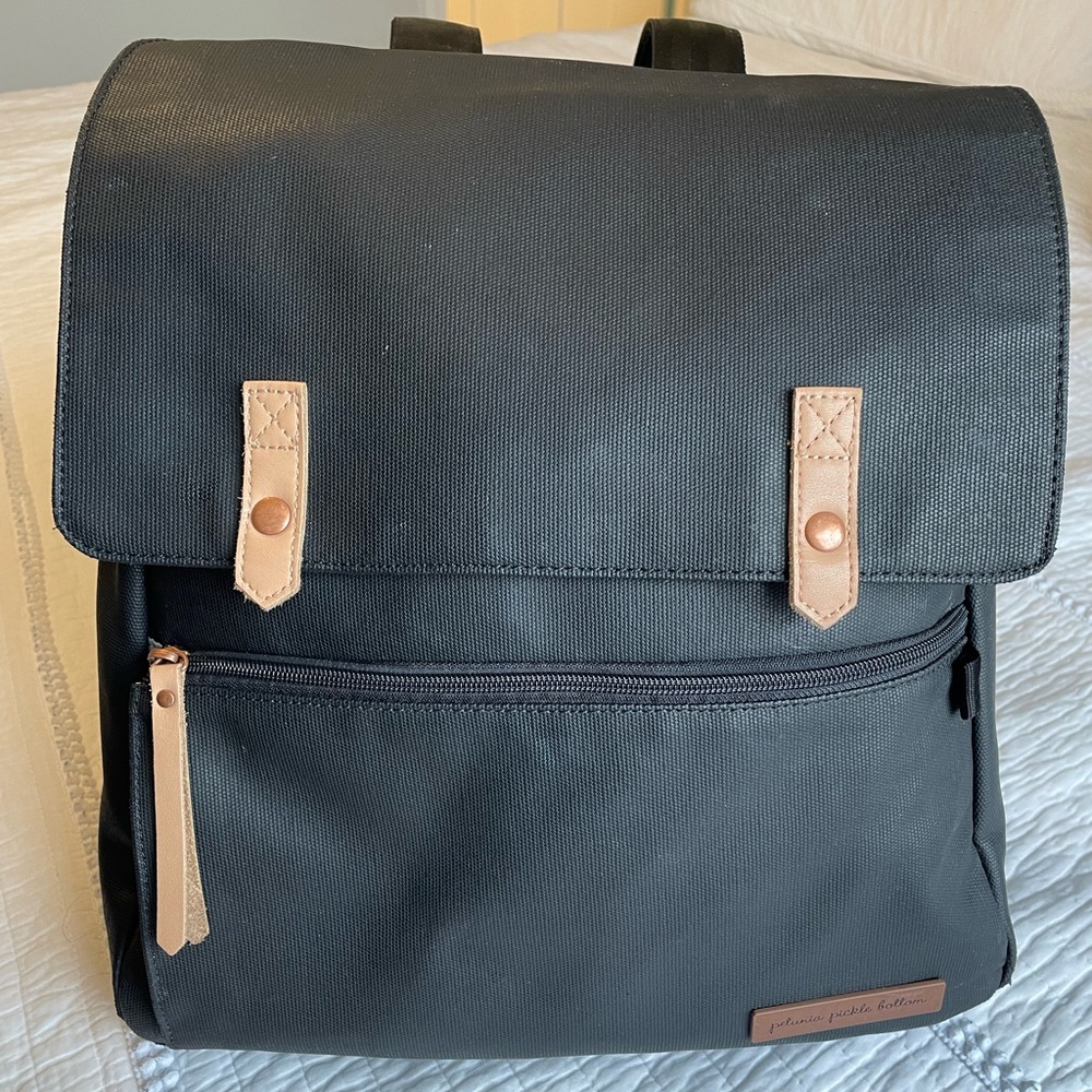 Petunia Pickle Bottom Meta backpack - black